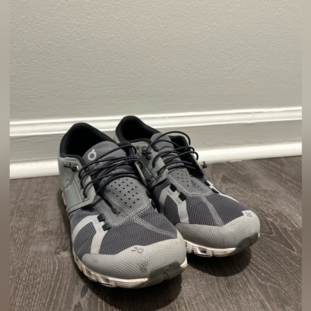 On Cloud Women’s 10.5